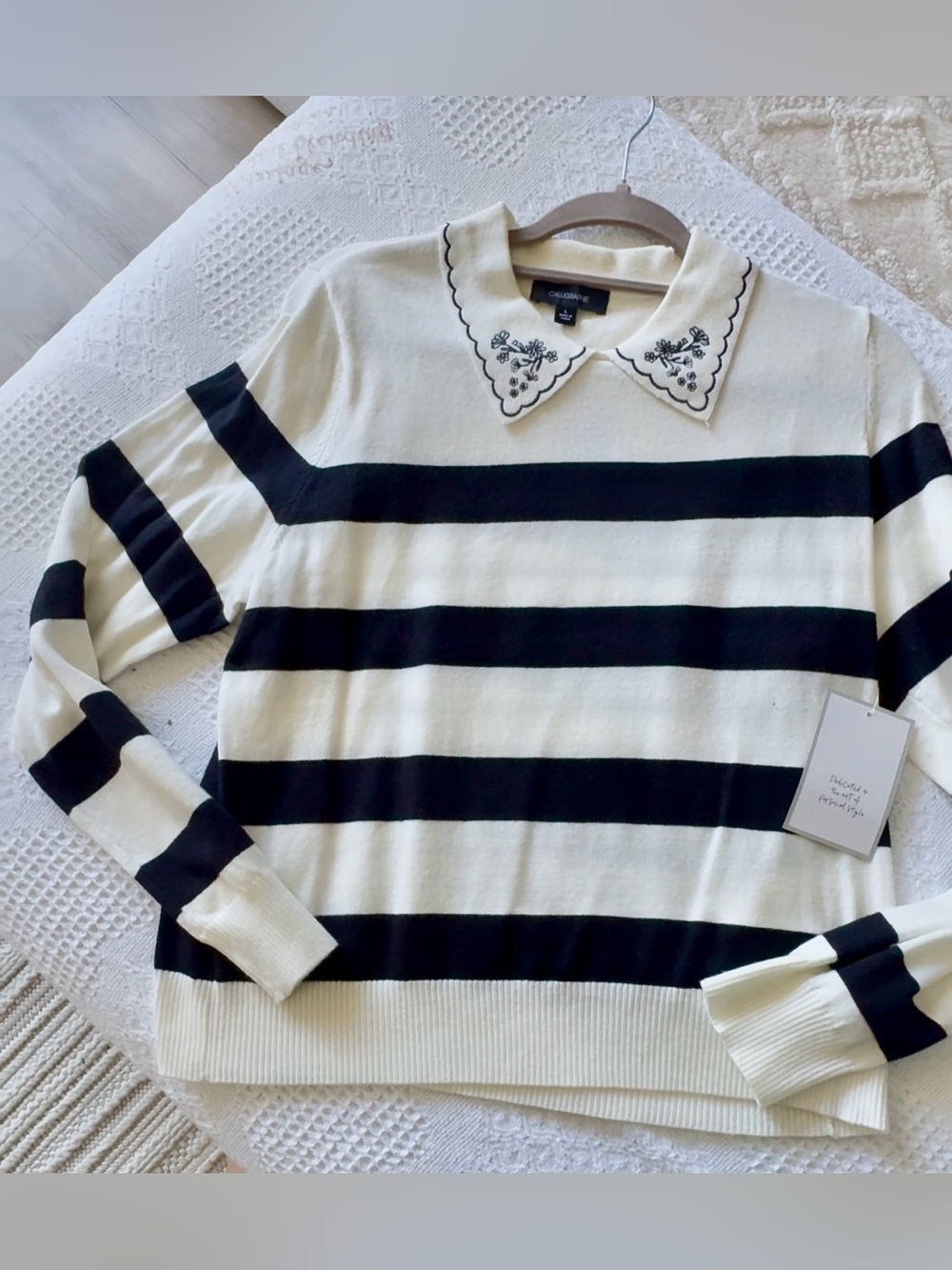 Striped Embroidered Collar Sweater - Cream & Black